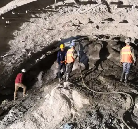 吴桥拱顶带模注浆料的施工流程及注意事项